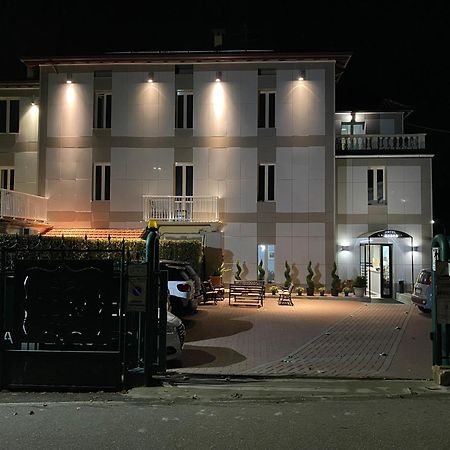Hotel La Quercia Mozzo Ngoại thất bức ảnh